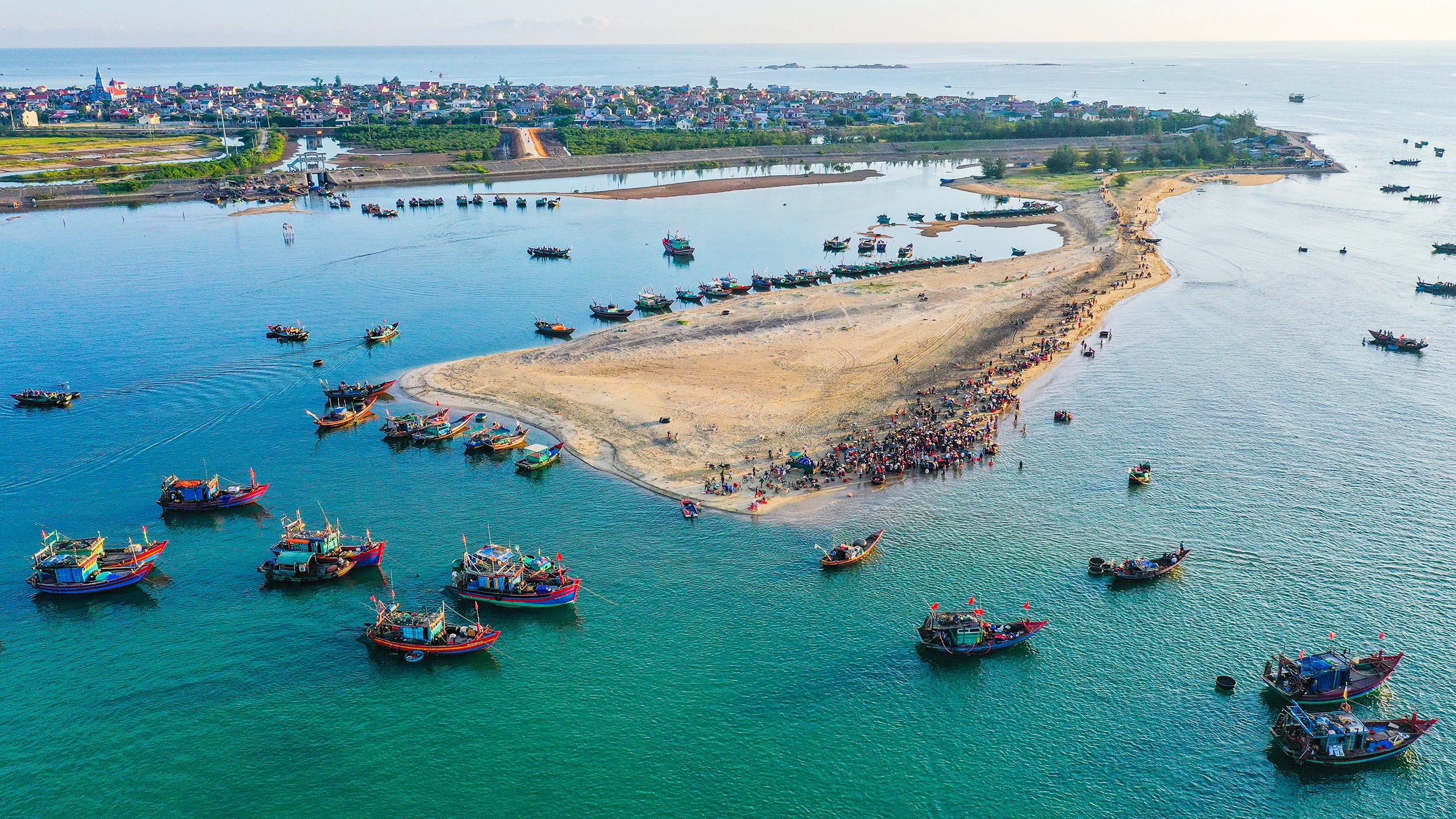 Vấn nạn tàu giã cào trên vùng biển Hà Tĩnh (bài 1): Khai thác tận diệt và hậu quả của việc giành giật ngư trường
