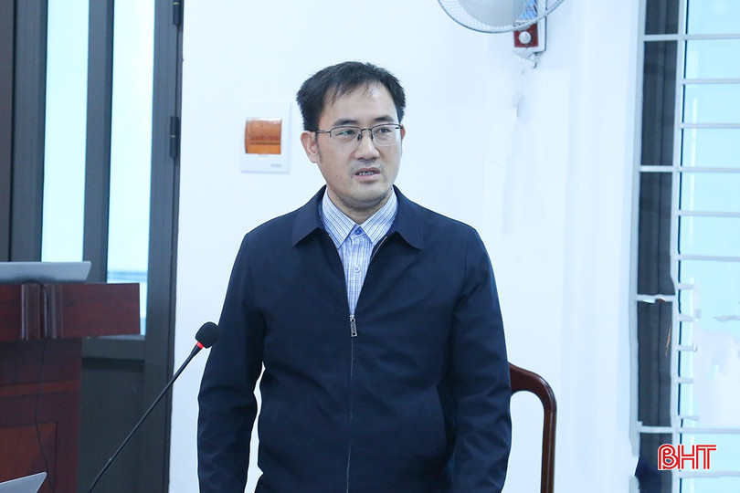 ທ່ານ ຫງວຽນແທ່ງຫາຍ, ຮອງຫົວໜ້າພະແນກກະສິກຳ ແລະ ສິ່ງແວດລ້ອມແຂວງ ຮ່າຕິ້ງ ກ່າວຄຳເຫັນທີ່ກອງປະຊຸມ. bqbht_br_img-3780.jpg