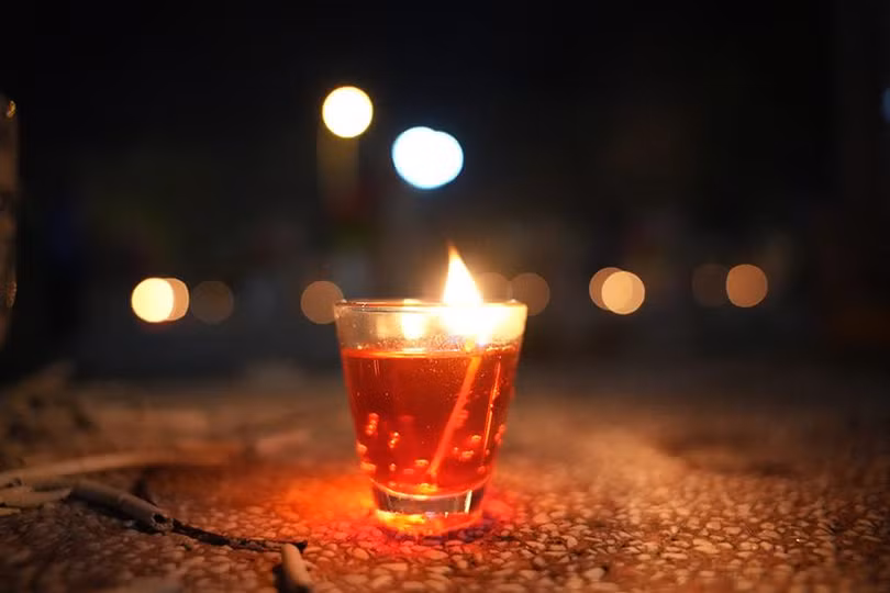 Hơn 1.300 ngọn nến lung linh tỏa sáng như lời tri ân sâu sắc tới các anh hùng liệt sĩ.