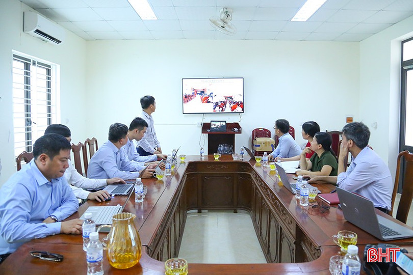 Các đại biểu thảo luận về các khó khăn, vướng mắc, giải pháp thực hiện để tiếp tục mở rộng mô hình trong thời gian tới tại Hà Tĩnh. bqbht_br_04.jpg