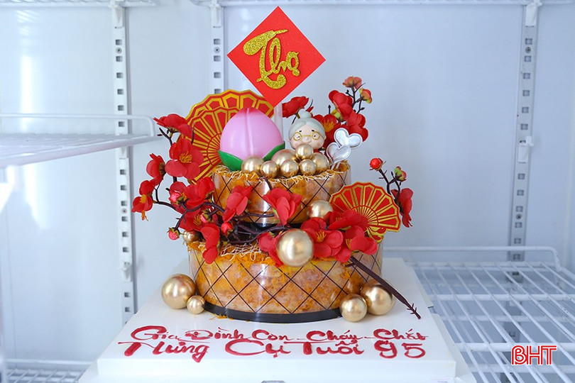 Các chi tiết từ quả đào tiên, ông lão, bà lão, cành đào đỏ… đều tượng trưng cho sự trường thọ. bqbht_br_img-8615.jpg