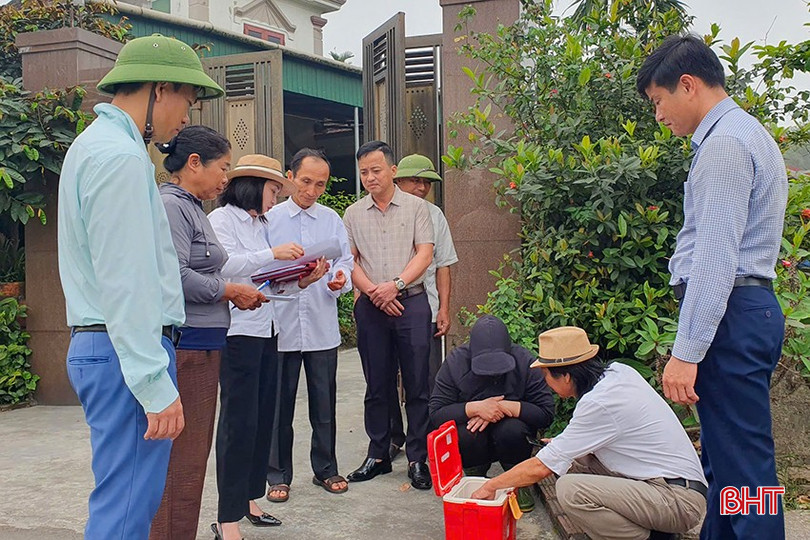 TP Hà Tĩnh đã phối hợp với Chi cục Trồng trọt và Chăn nuôi tỉnh hướng dẫn về thời điểm tiêm phòng từng loại vắc-xin trên gia súc, gia cầm. bqbht_br_z6445999855338-207e9591801aede4116c90cf22fdede3.jpg
