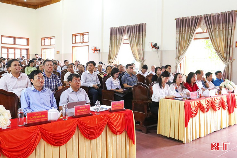 Đại biểu dự hội nghị. img-4572-7127.jpg