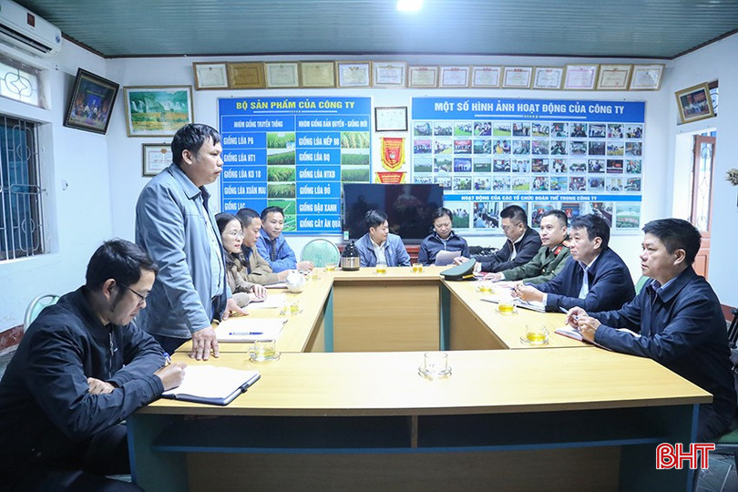 Đoàn liên ngành của tỉnh kiểm tra việc chấp hành pháp luật về sản xuất, kinh doanh giống tại Công ty CP Giống cây trồng Hà Tĩnh. bqbht_br_img-7679.jpg