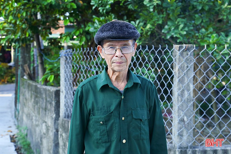 Ông Lê Văn Ngụ (ở TDP 6, phường Nguyễn Du cũ, nay là TDP 15, phường Bắc Hà) là một trong những hộ hiến nhiều đất nhất để mở đường. bqbht_br_img-6197.jpg