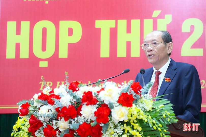 Phó Chủ tịch UBND thành phố Lê Quang Đức báo cáo kết quả thực hiện nhiệm vụ phát triển KT - XH, đảm bảo QP - AN năm 2024; kế hoạch triển khai nhiệm vụ năm 2025. bqbht_br_img-8314.jpg