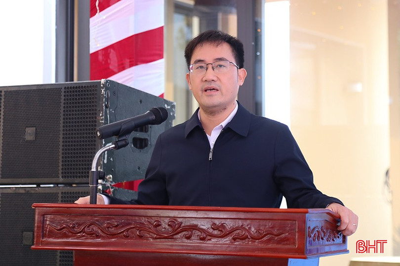 Phó Chủ tịch UBND huyện Kỳ Anh Nguyễn Thanh Hải: Triển khai thực hiện sản xuất nông nghiệp hữu cơ liên kết với Công ty CP Tập đoàn Quế Lâm, huyện đã xây dựng được nhiều mô hình, bước đầu đem lại hiệu quả kinh tế cao. bqbht_br_img-8172.jpg