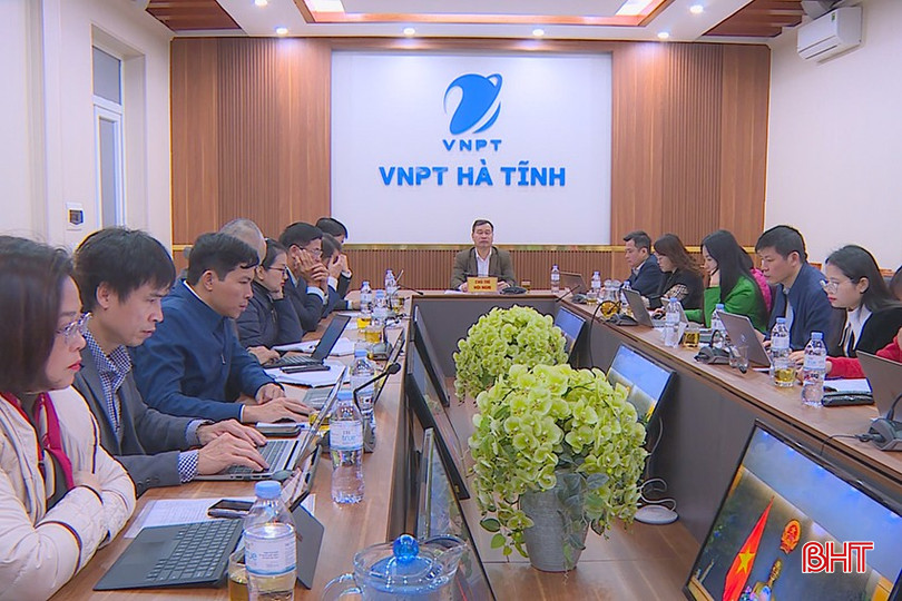 Các đại biểu tham dự điểm cầu tại tỉnh Hà Tĩnh. bqbht_br_still0601-00003.jpg