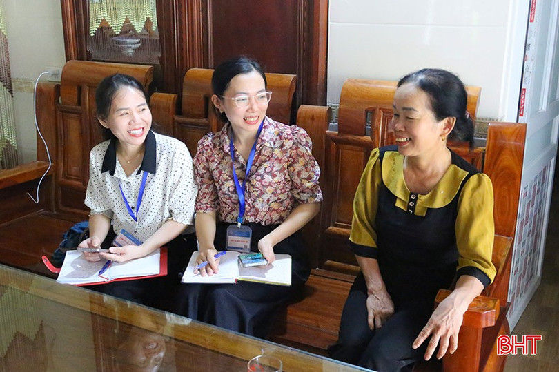 Người dân tích cực tham gia cung cấp thông tin cho cuộc tổng điều tra. bqbht_br_img-5121.jpg