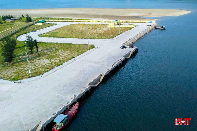 Dự án đầu tư xây dựng mở rộng cảng cá Thạch Kim được hoàn thành, bàn giao đi vào khai thác từ ngày 10/8/2025. bqbht_br_z6933453542673-c21b88d1a6a98510859c015aa621566b.jpg