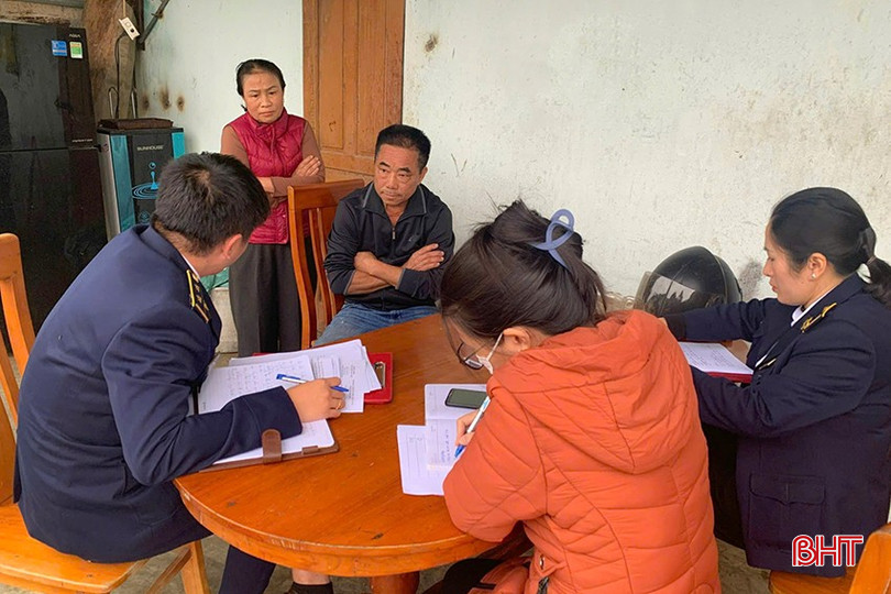 Chi cục Chăn nuôi và thú y Hà Tĩnh kiểm tra công tác giết mổ gia súc, gia cầm ở Cẩm Xuyên. bqbht_br_z6173870884031-9c168b12ffff4f1c9a9892905a57c8c6.jpg