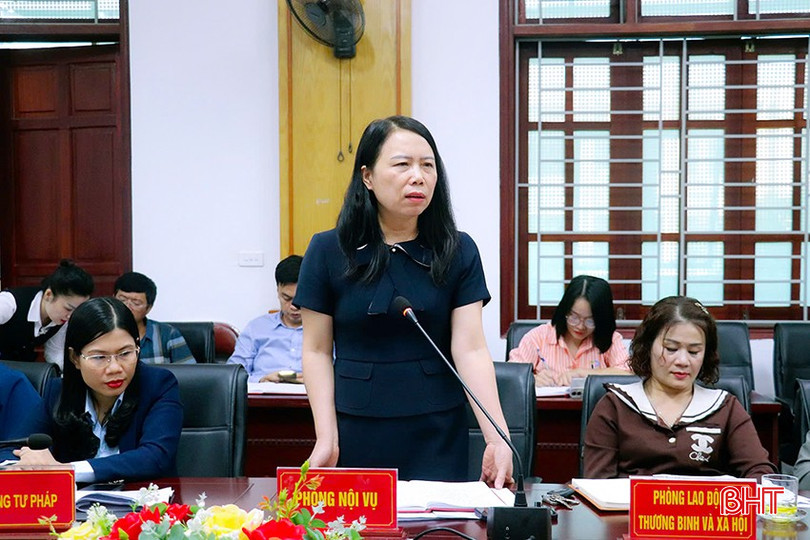 Trưởng phòng Nội vụ thành phố Hà Tĩnh Lê Thị Thanh Vân thông tin một số nội dung liên quan đến sát nhập đơn vị hành chính, bqbht_br_z6093721559301-d7406896da15ef0cbce9d4160d389053.jpg