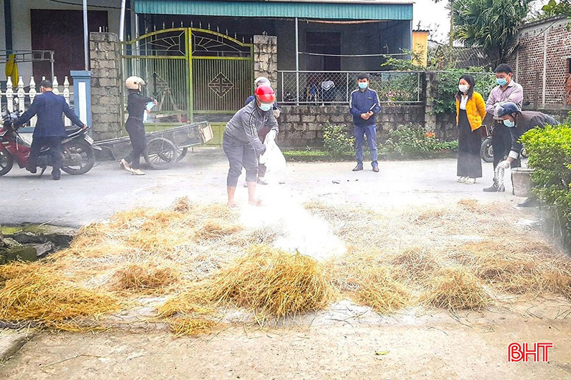 Ngành chuyên môn giám sát công tác phòng, chống dịch bệnh tại các địa phương. bqbht_br_z6313091894923-2f8bd6fb47e96b79cc8ef71d7ad75352.jpg