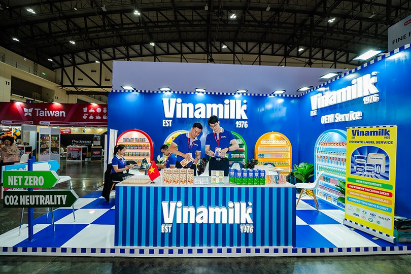Gian trưng bày Vinamilk hiện diện ấn tượng tại ThaiFex 2025 và thu hút sự quan tâm của nhiều khách tham quan. thaifex-02a.jpg