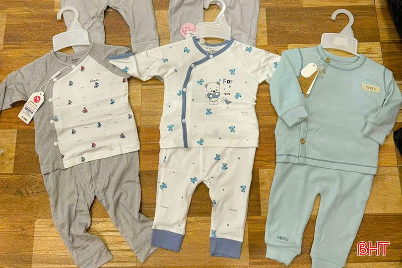 Các thương hiệu “made in Việt Nam” được các shop quần áo trẻ em nhập về số lượng lớn. bqbht_br_z5985275797391-eca1fcb0b3d833d7e455cb0695d379ba.jpg