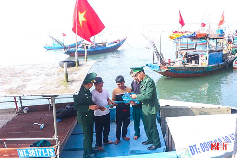 Thời gian qua, Hà Tĩnh chú trọng công tác tuyên truyền về chống khai thác thủy sản bất hợp pháp. bqbht_br_image-2025-10-08t103523266.jpg