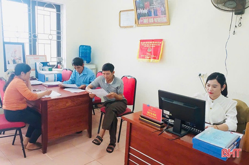 Đến nay, 378/562 tàu cá "3 không" của huyện Thạch Hà đã được ngư dân đến thực hiện đăng ký. bqbht_br_z5869742577253-5702d638ad359845c8a6e2505e763e1d.jpg