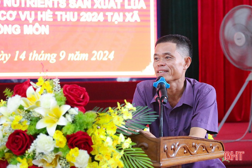 Ông Nguyễn Bằng Tấn - người thực hiện mô hình chia sẻ về hiệu quả khi phát triển trồng lúa theo hướng hữu cơ. IMG_1350.jpg