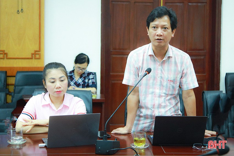 Trưởng phòng Kinh tế thành phố Trần Quang Hưng thông tin một số vấn đề liên quan đến phát triển kinh tế đô thị. IMG_9567.jpg