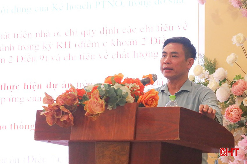 Phó Cục trưởng Cục Nhà ở và Thị trường Bất động sản Nguyễn Mạnh Khởi trình bày nội dung Luật Nhà ở số 27/2023/QH15 và các Nghị định quy định chi tiết một số điều của Luật Nhà ở. bqbht_br_img-6638-2194.jpg