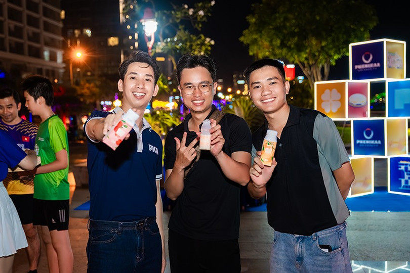Các sản phẩm sữa chua Vinamilk đồng hành cùng người dân tại các điểm chiếu phim ngoài trời diễn ra xuyên suốt DANAFF III. anh-6f.jpg