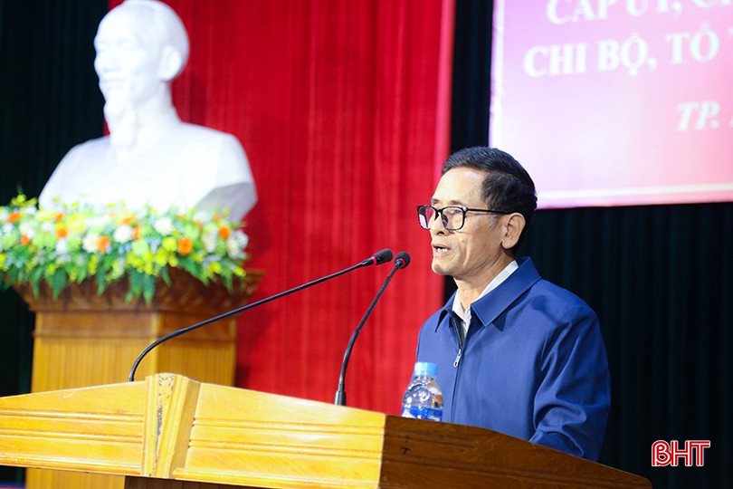 Ông Hoàng Trọng An - Bí thư chi bộ TDP 10, phường Tân Giang tham gia ý kiến tại hội nghị. bqbht_br_img-9634.jpg