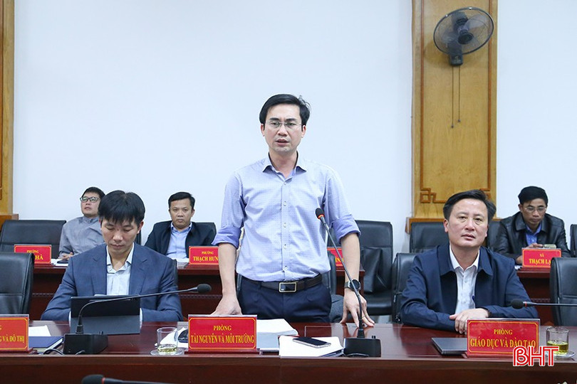 Trưởng phòng Nông nghiệp và Môi trường Thân Viết Văn thông tin một số vấn đề liên quan đến ngành nông nghiệp và môi trường. bqbht_br_img-8560.jpg