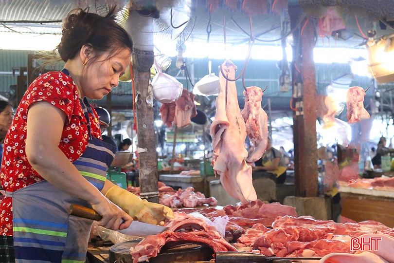 Tiểu thương lựa chọn nhập ít hàng hơn để đảm bảo hoạt động kinh doanh. bqbht_br_img-5147.jpg