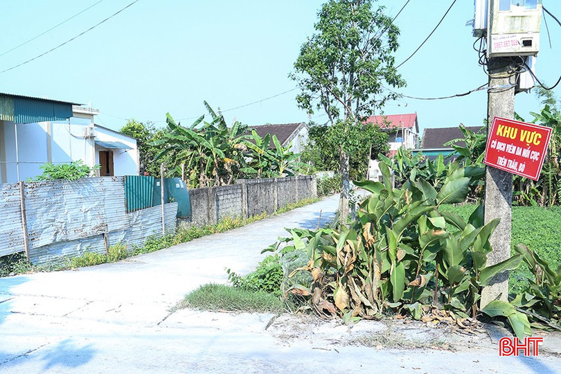 Biển cảnh báo vùng có dịch viêm da nổi cục trên trâu, bò tại xã Phù Lưu (Thạch Hà). bqbht_br_img-0548.jpg