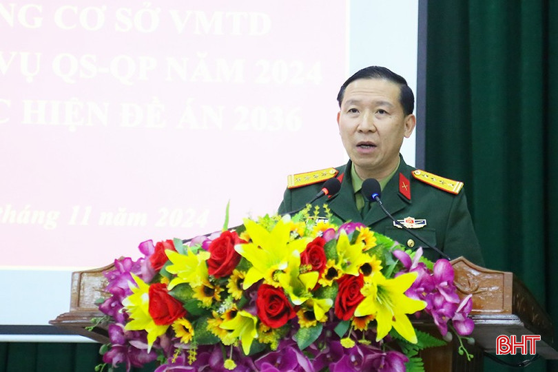 Đại tá Võ Quang Thiện, Phó Bí thư Đảng ủy Quân sự, Chính ủy Bộ CHQS tỉnh phát biểu tại hội nghị. bqbht_br_img-7088.jpg