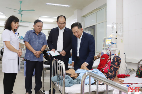 Nhiều phần quà ý nghĩa đến với bệnh nhân, hoàn cảnh khó khăn