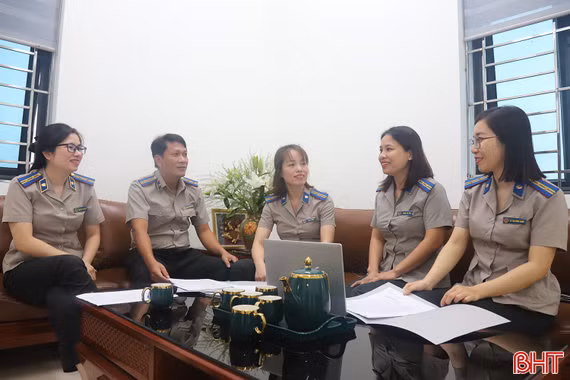 Những "bông hồng thép" trong thi hành án dân sự ở Hà Tĩnh