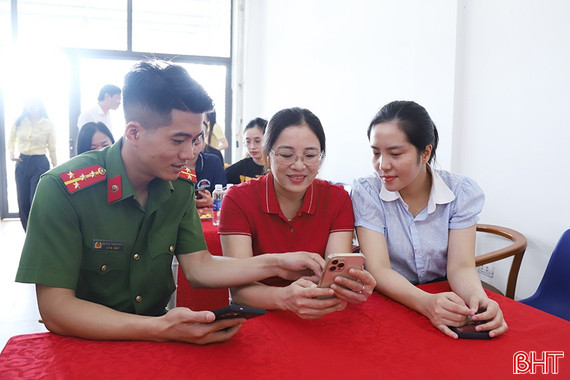 Nhiều tiện ích khi sử dụng VNeID thực hiện dịch vụ công trực tuyến