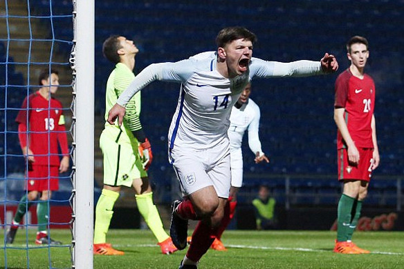 chau trai gerrard ghi ban giup u17 anh ha bo dao nha