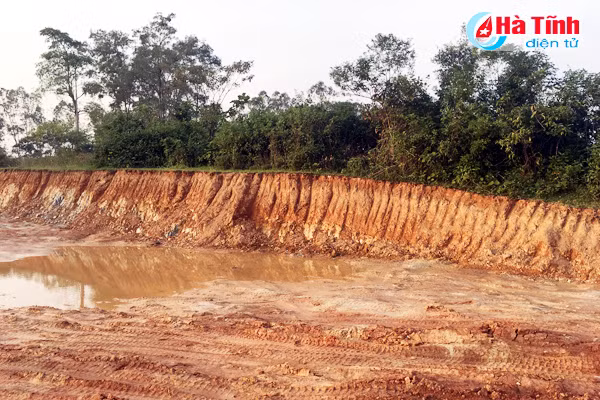 xa bat den xanh cho doanh nghiep khai thac dat trai phep