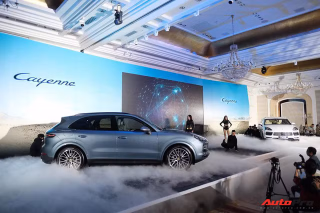porsche cayenne 2018 ra mat viet nam gia tren 4 5 ty dong