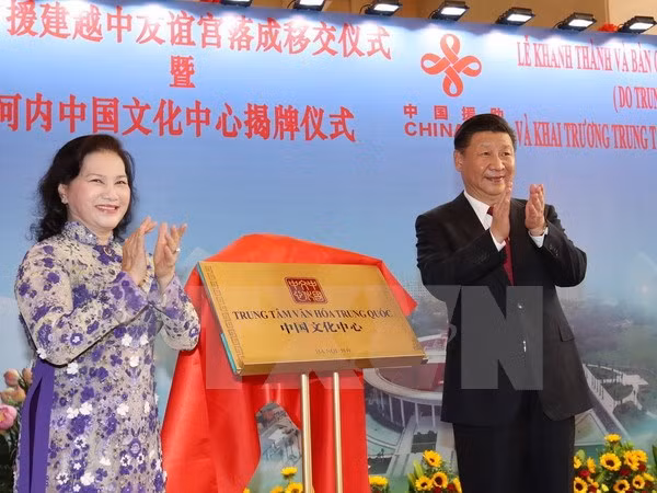 chu tich trung quoc du le khanh thanh cung huu nghi viet trung
