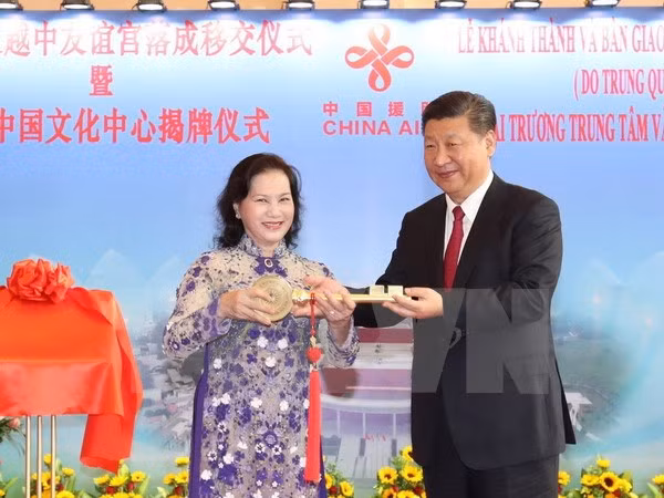 chu tich trung quoc du le khanh thanh cung huu nghi viet trung