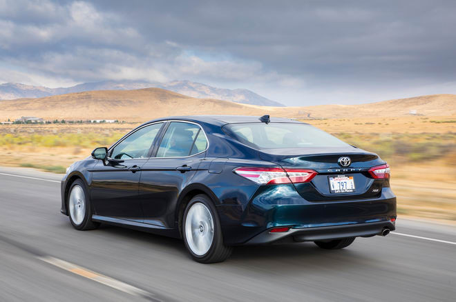 trai nghiem toyota camry 2018 va honda accord 2018