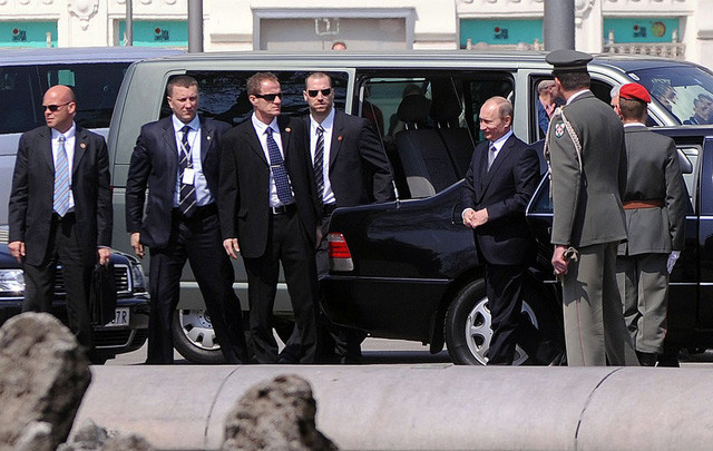doi can ve bi an nhat nuoc nga bao ve tong thong putin