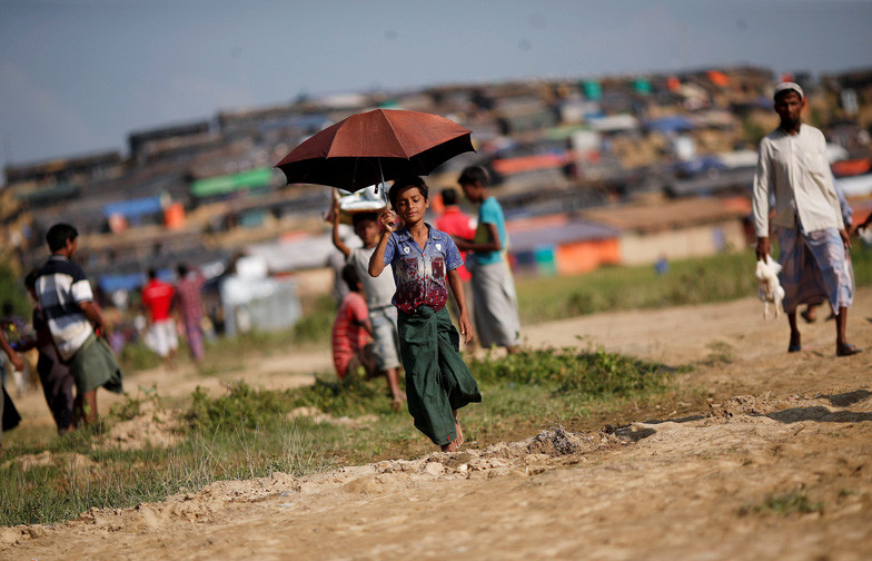 Cậu bé tị nạn 12 tuổi nuôi cả gia đình ảnh 2 cau be ti nan 12 tuoi nuoi ca gia dinh