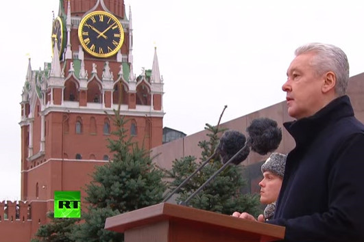 photo nga duyet binh hoanh trang dung dip 100 nam cach mang thang muoi