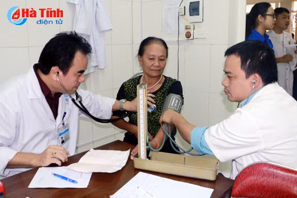 sang loc benh tim mach mien phi cho hon 700 nguoi dan ha tinh