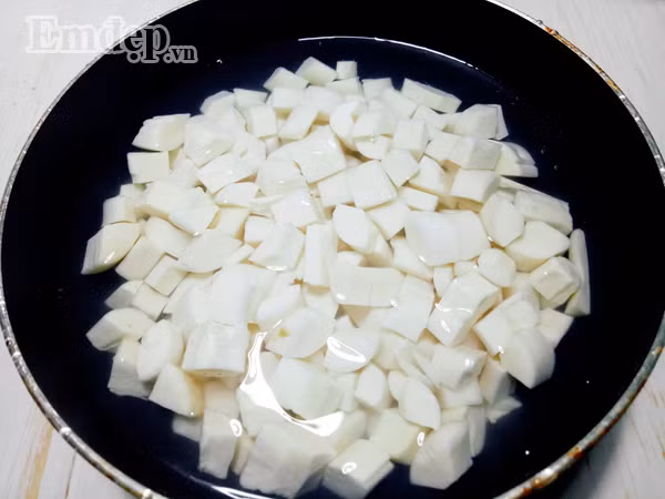 nau che khoai mi la dua thom lung nong hoi cho bua xe chieu