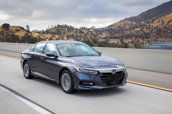 trai nghiem toyota camry 2018 va honda accord 2018