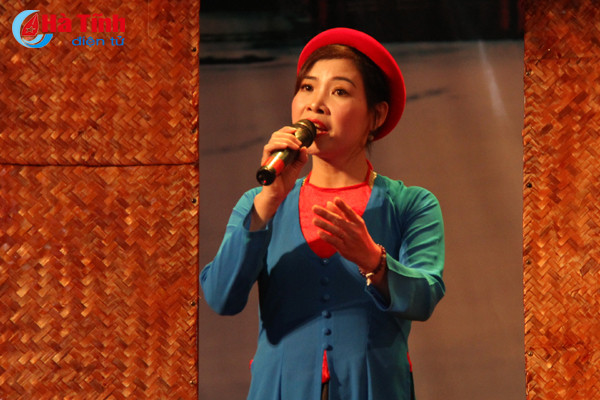 photo dac sac lien hoan tieng hat dan ca hoc duong nghi xuan