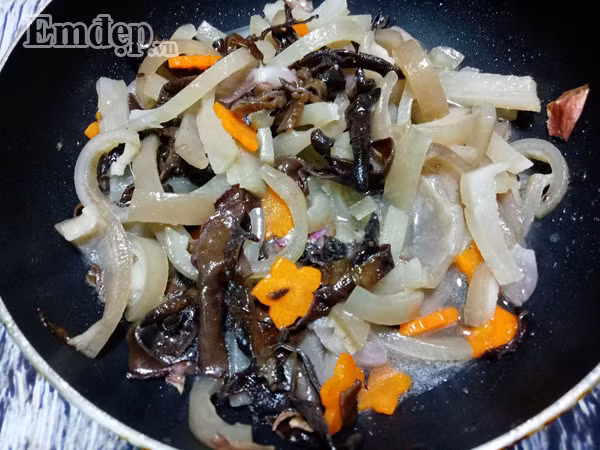 troi lanh ma an thit dong thom ngon mem ngay dua com phai biet