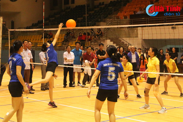 soi noi giai bong chuyen hoi nganh gd dt thanh pho ha tinh