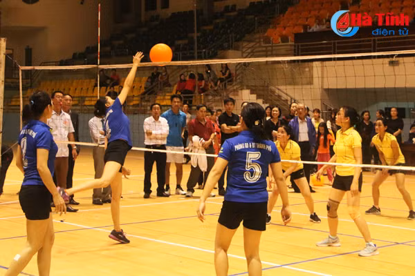 soi noi giai bong chuyen hoi nganh gd dt thanh pho ha tinh