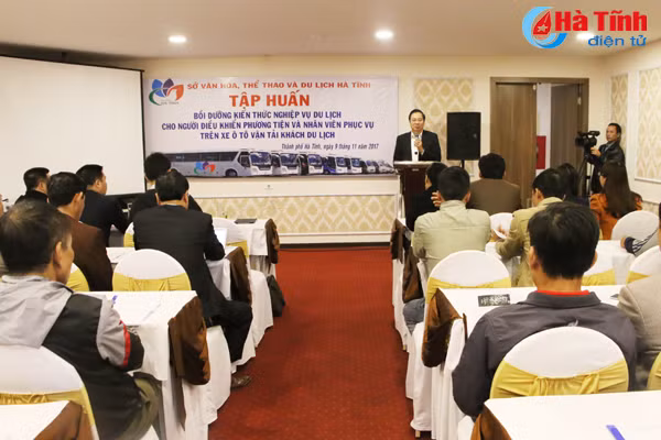 nang cao nghiep vu cho nhan vien van tai du lich